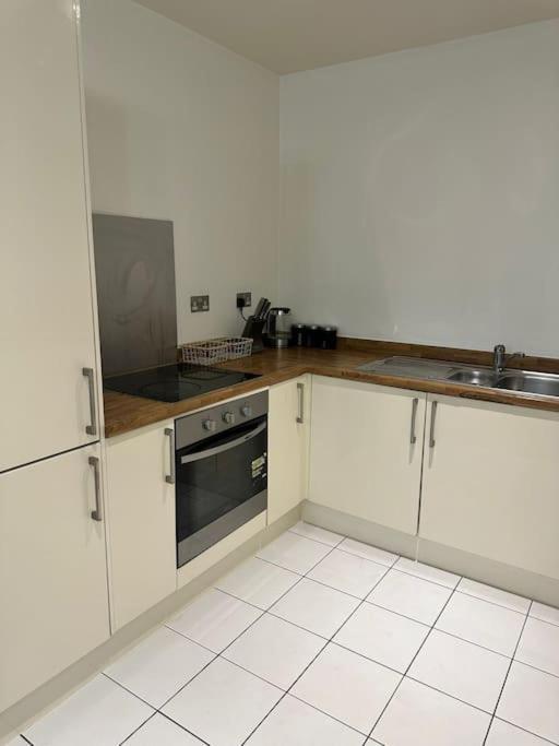 Cosy 1 Bed Near Excel London