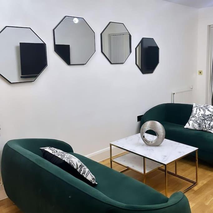Cosy 1 Bed Near Excel *
