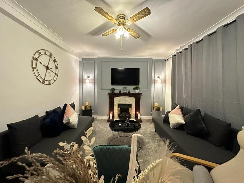 Central Three Bedroom Londen