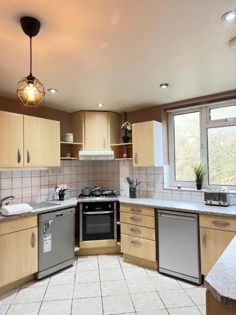Central Three Bedroom Londres