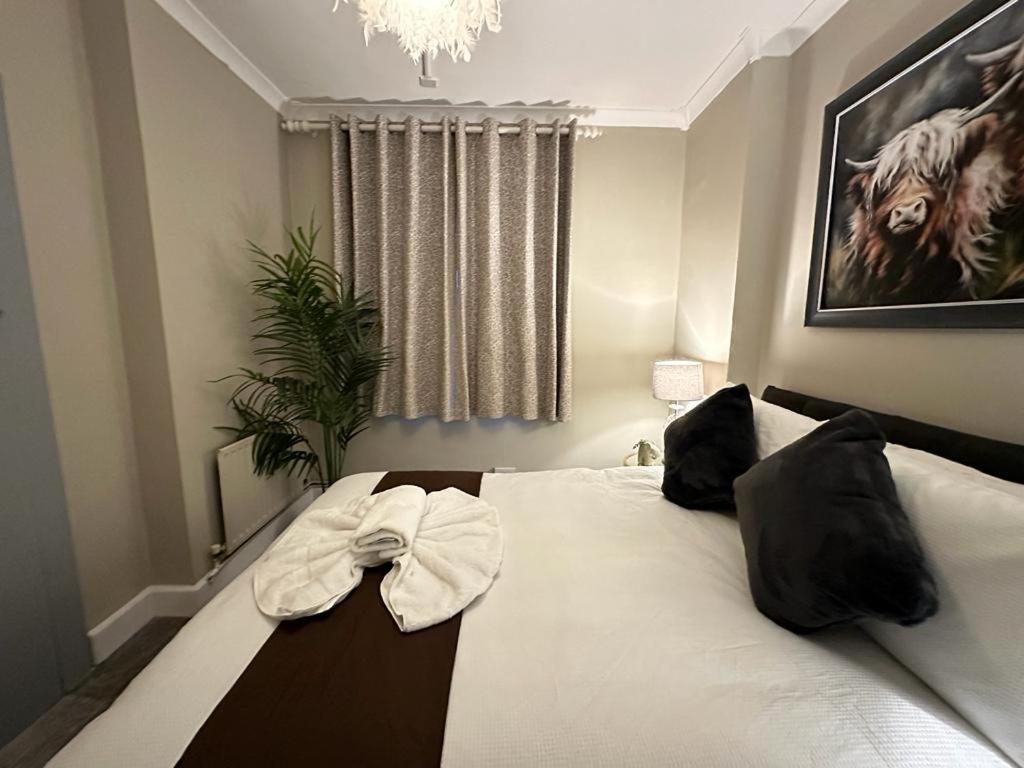 Central Three Bedroom *