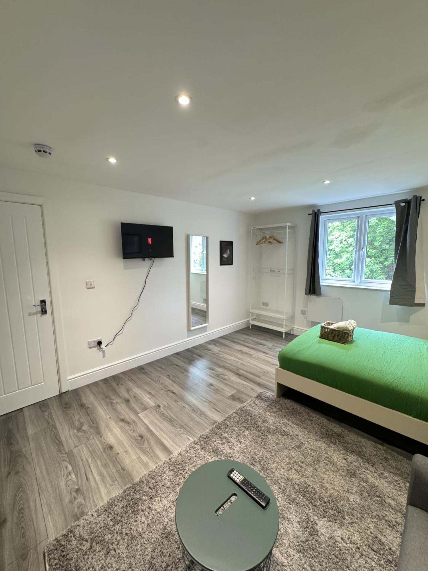 En-suite Bedroom For Up To 4! Sofa Bed - Near Stratford Gasthuis Londen