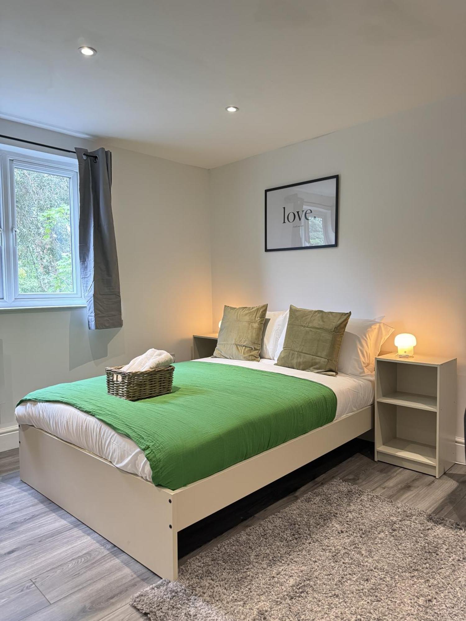 En-suite Bedroom For Up To 4! Sofa Bed - Near Stratford Gasthuis *