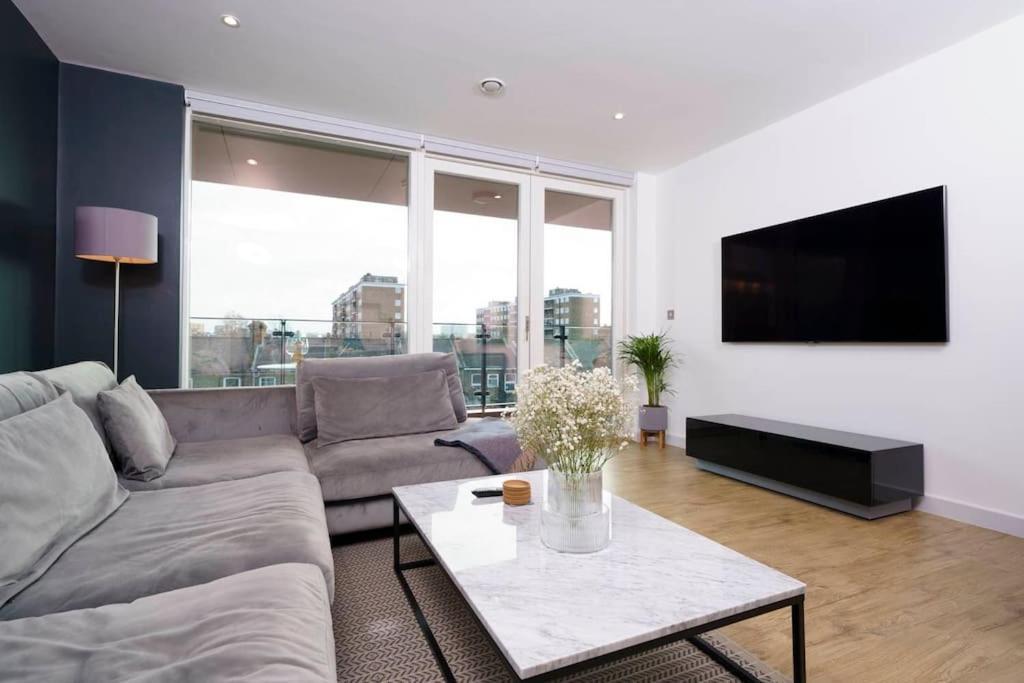 Luxury 2 Bed 2 Bath Cntrl Appartement