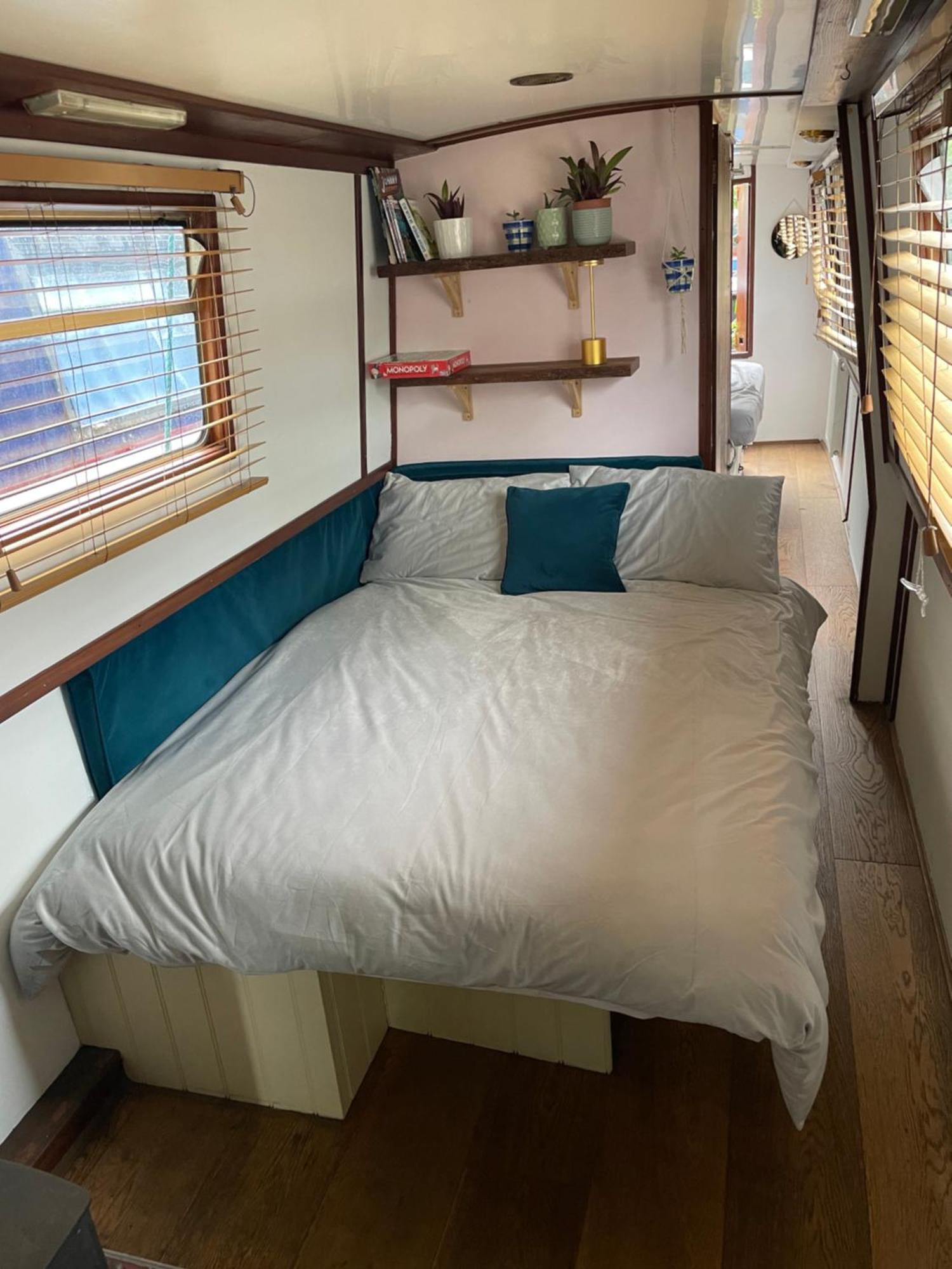 Lovely Canal Boat In Little Venice By Paddington For Family & Friends Bateau-hôtel