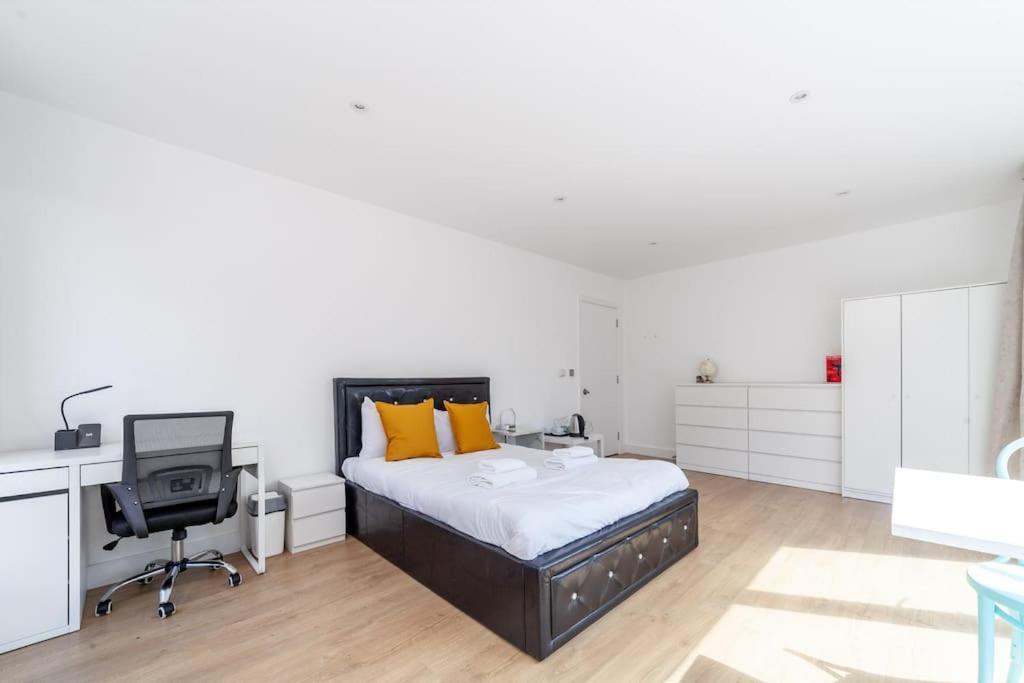 Stunning 5-bedroom Retreat In The Heart Of Londen