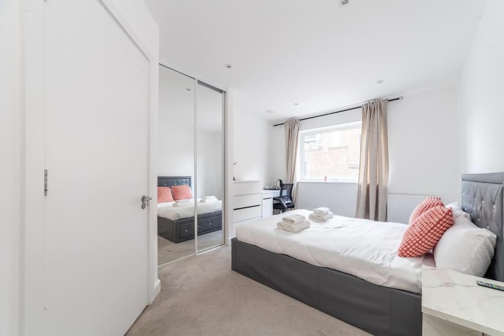 Stunning 5-bedroom Retreat In The Heart Of