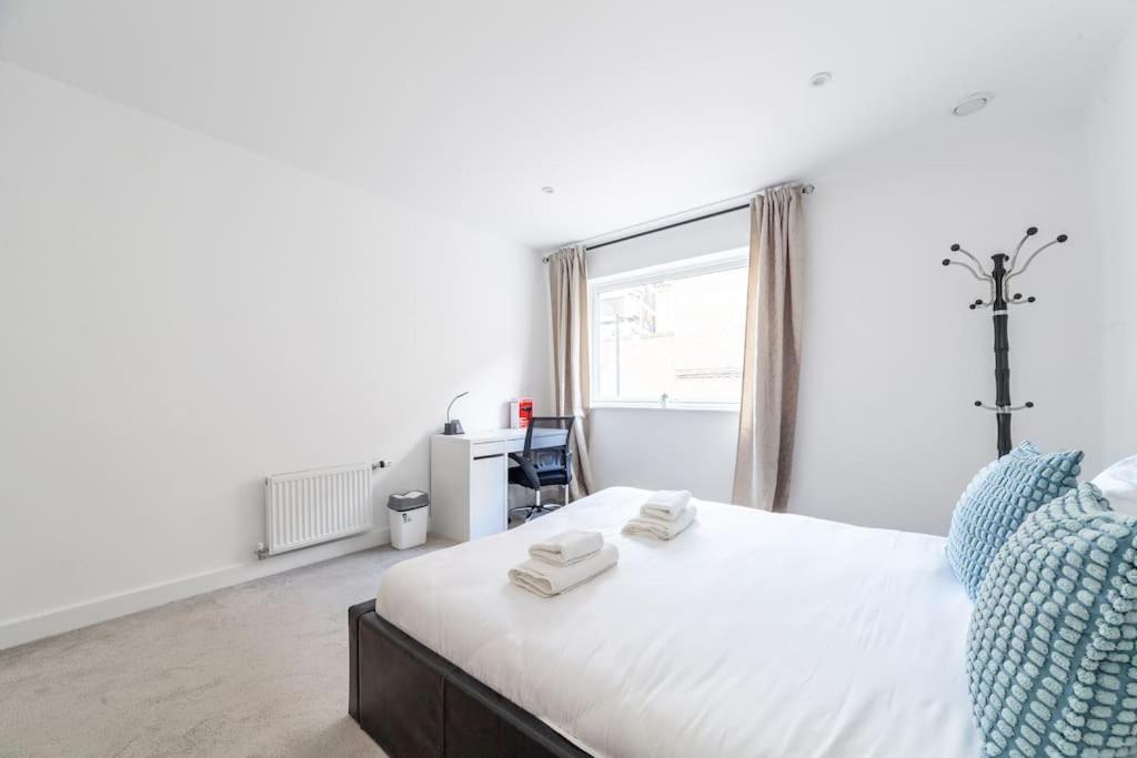 Stunning 5-bedroom Retreat In The Heart Of Appartement *