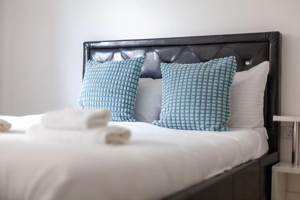 Appartement Stunning 5-bedroom Retreat In The Heart Of *