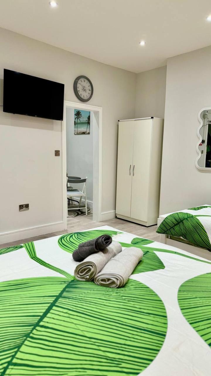 Apartment Escape - Grays Road *