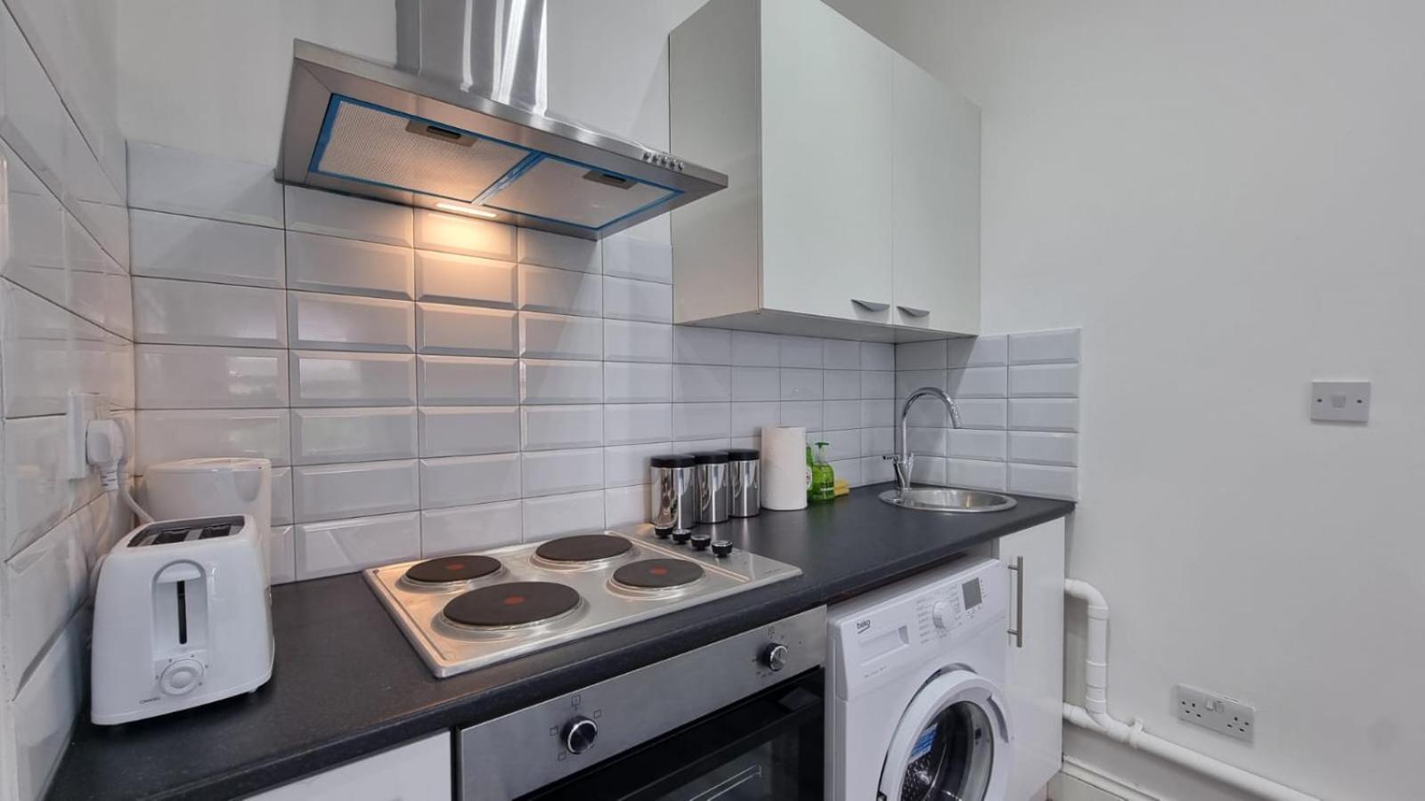 Studio For 2 Person Next To Woodgreen *