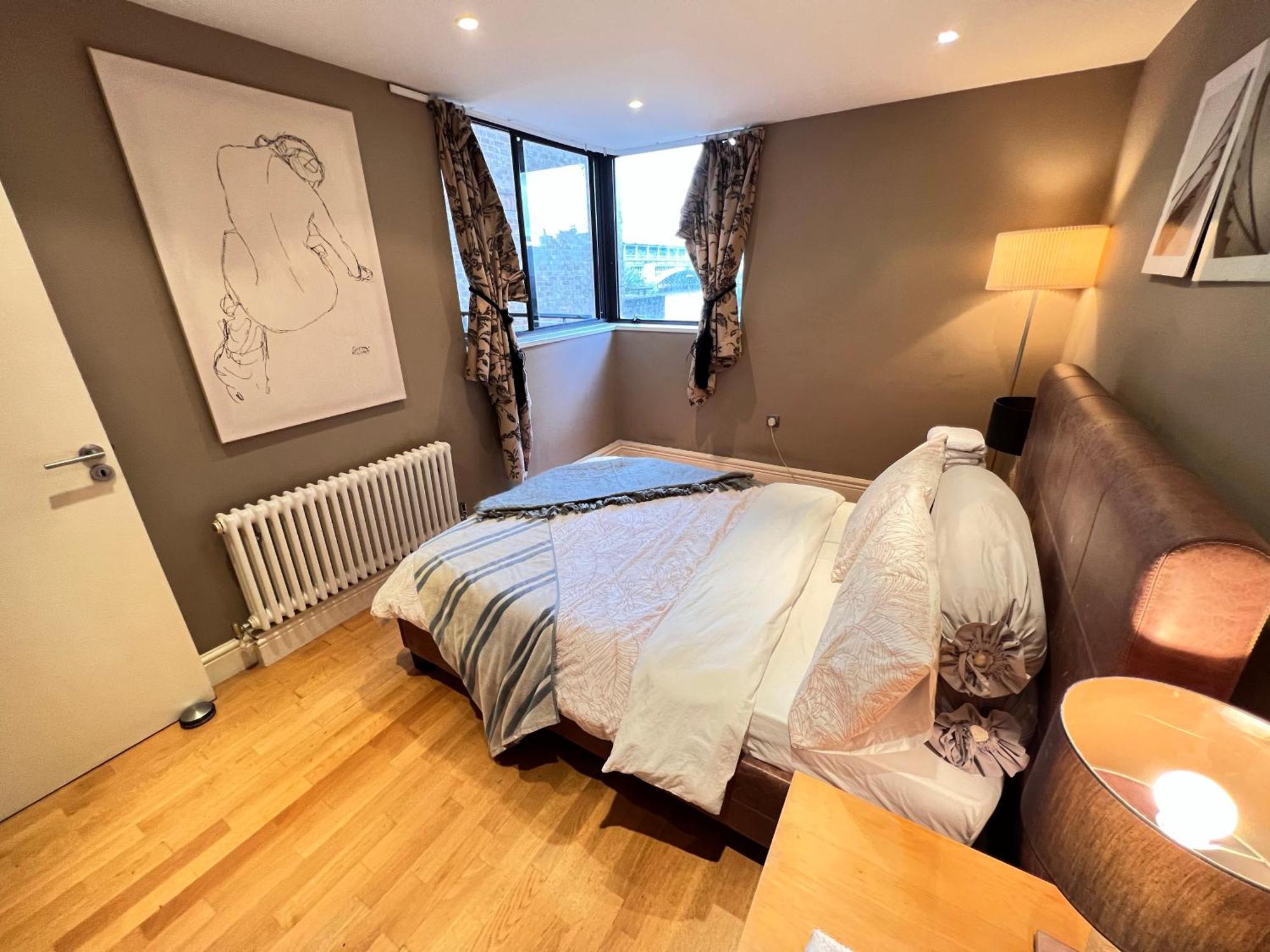 River Thames View Entire In The Most Cental 5* London