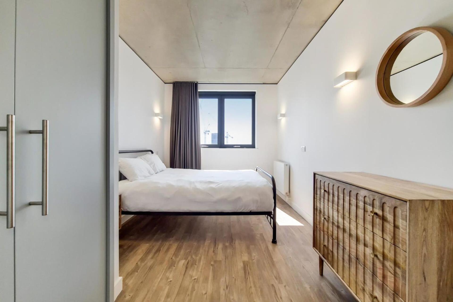 Botanical-inspired At Repton Gardens Right In The Heart Of Wembley Park Apartment *