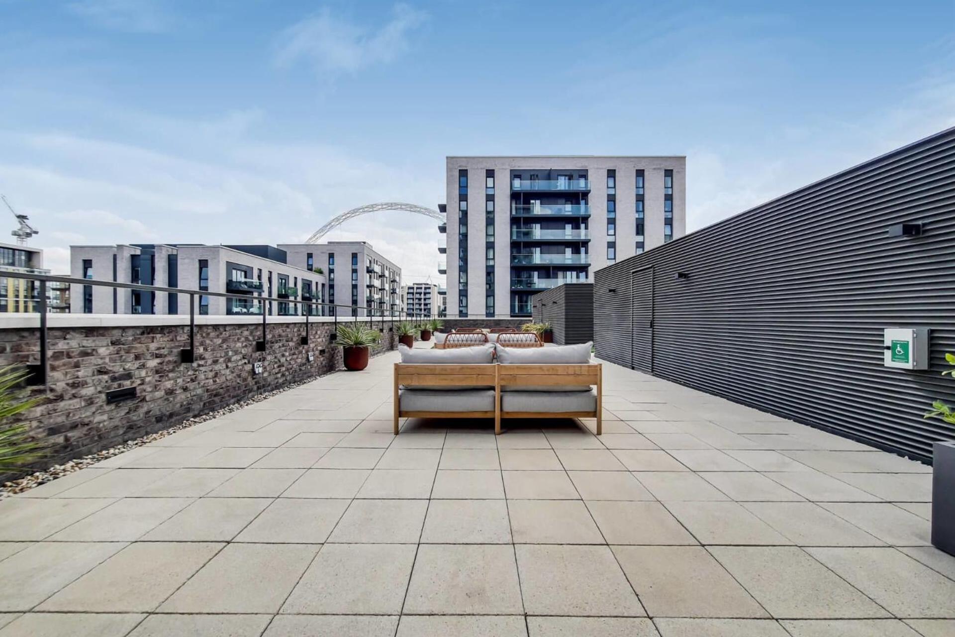 Botanical-inspired At Repton Gardens Right In The Heart Of Wembley Park Apartment