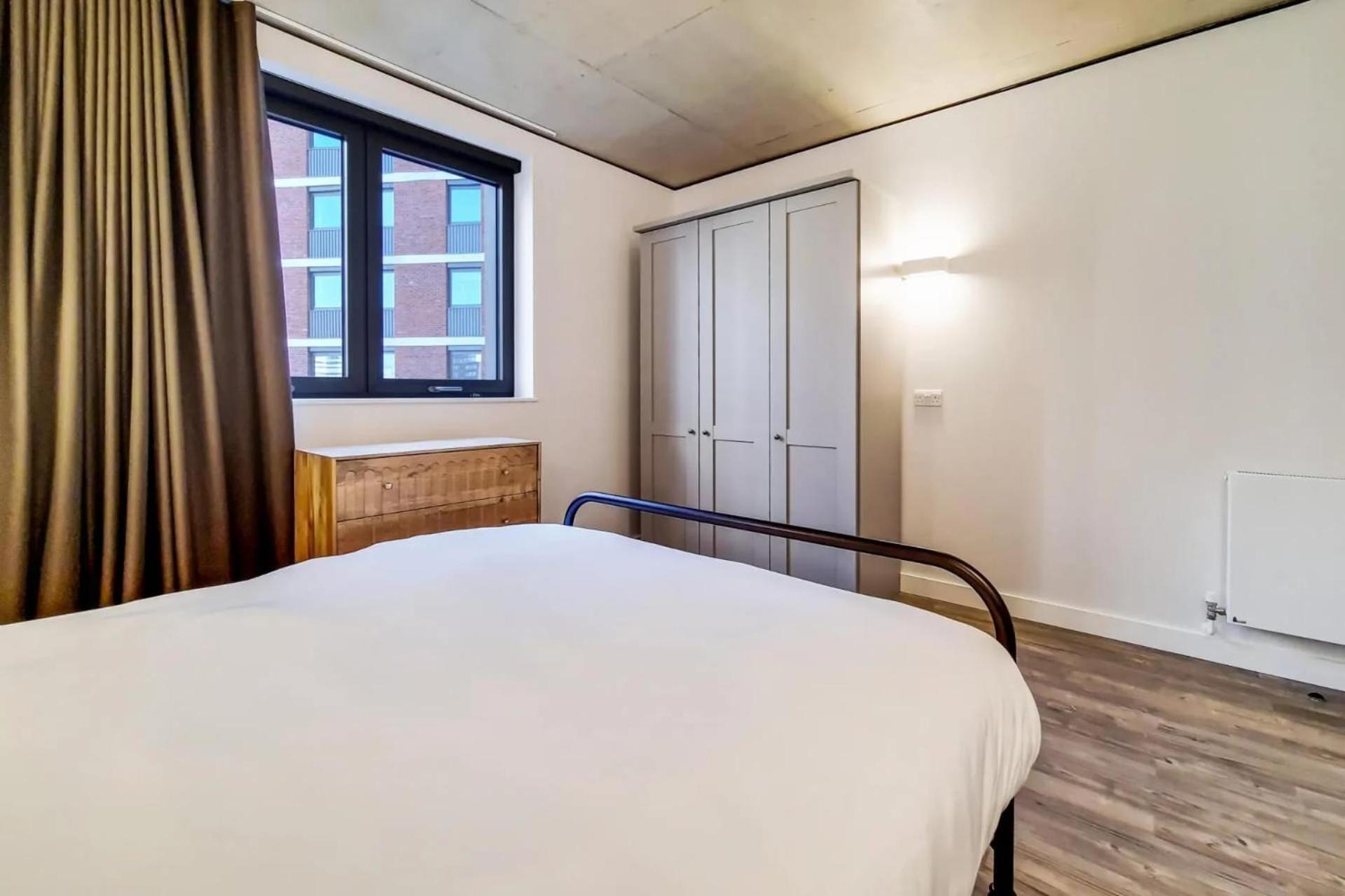 Botanical-inspired At Repton Gardens Right In The Heart Of Wembley Park Apartment London