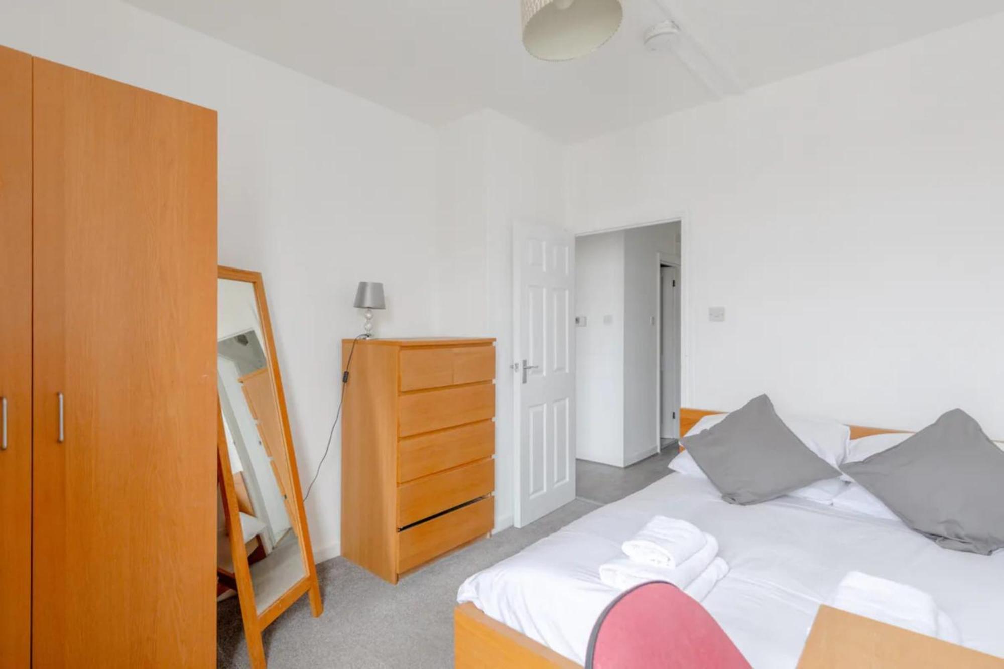 3bd Flat In The Heart Of Camden Town *