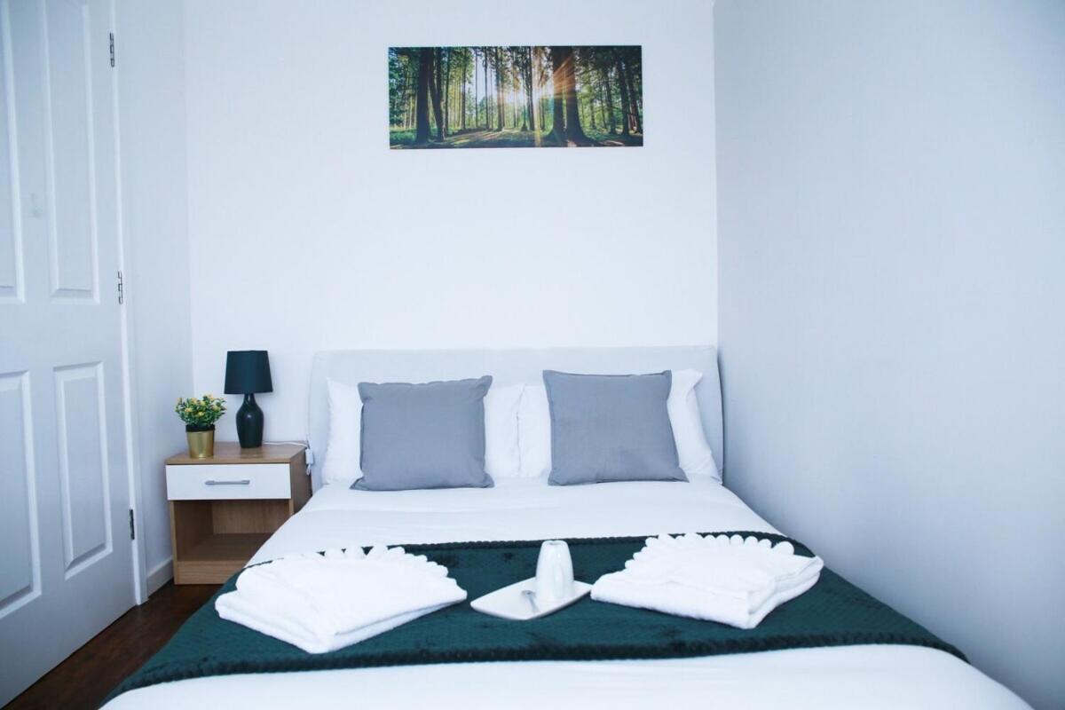 Superb Stonewall Terrace * London