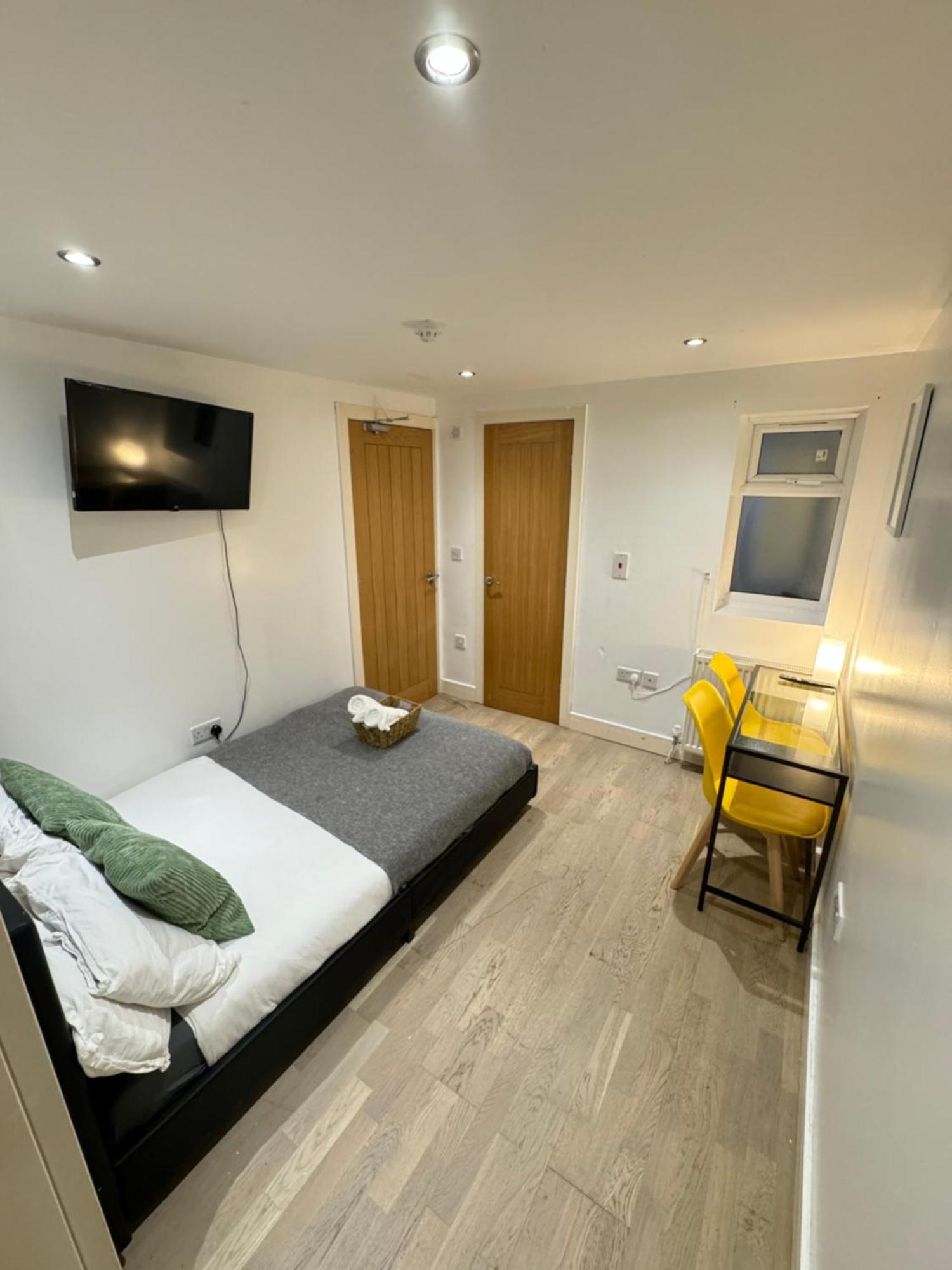 Cozy En-suite Near Stratford *