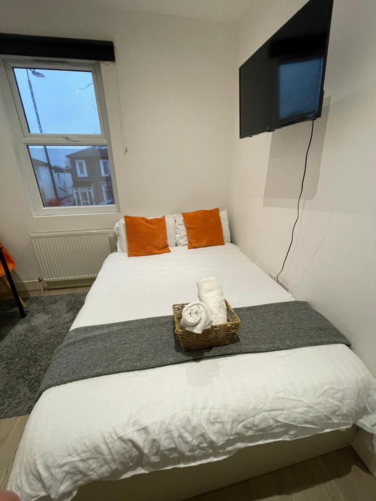 Cozy En-suite Near Stratford Maison d'hôtes *