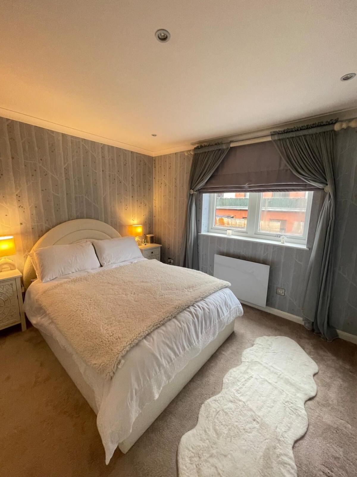 Chic 1bd Flat - 10 Minutes To Victoria Park! Appartement *