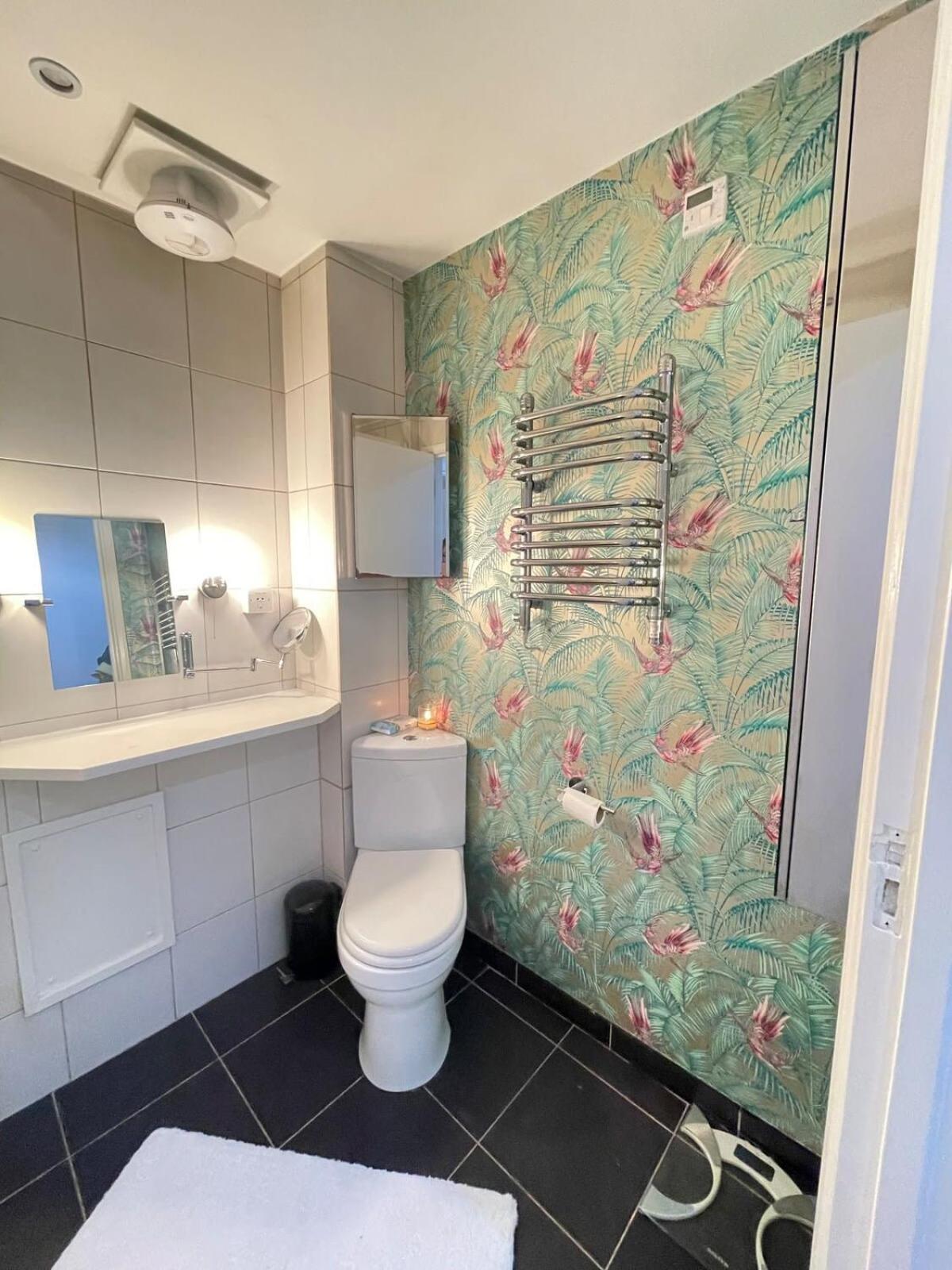 Chic 1bd Flat - 10 Minutes To Victoria Park! Appartement