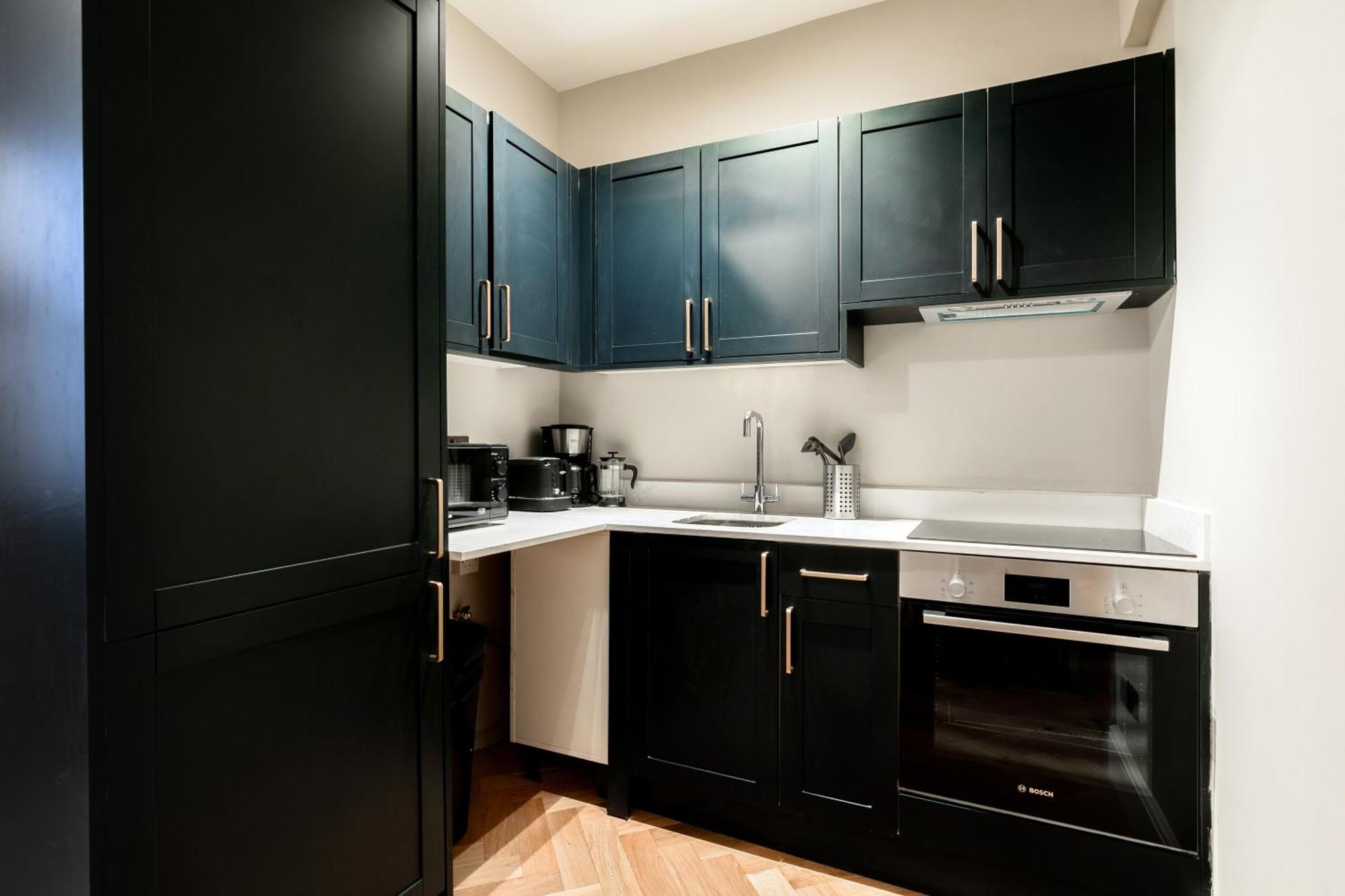 Bright Near Marble Arch And Hyde Park *