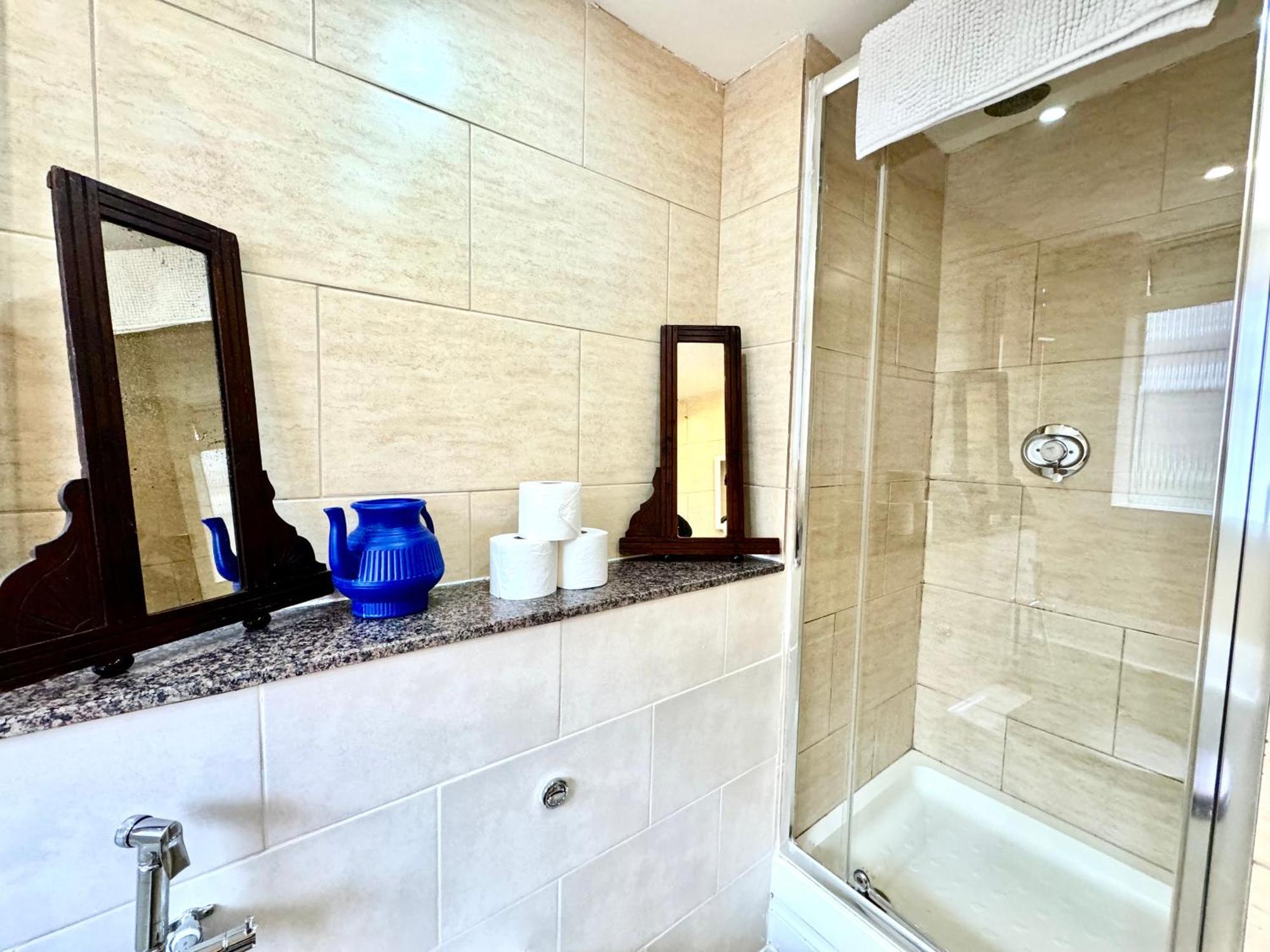 Inverness Terrace Number 4 Central By Wild Apartment London