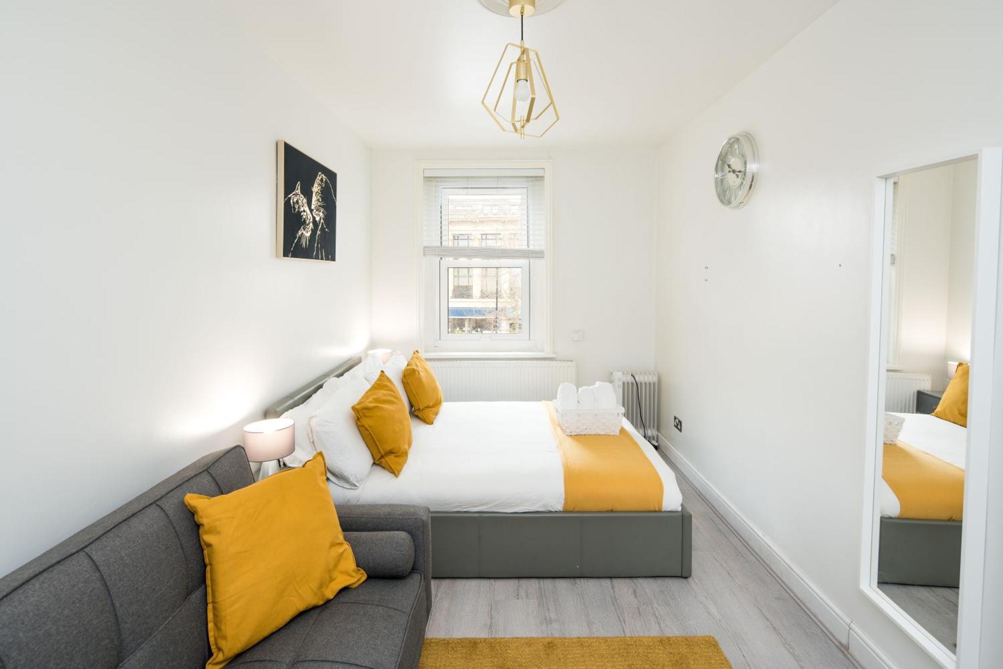 Apartment Spacious For Up To 4! Sofa Bed *