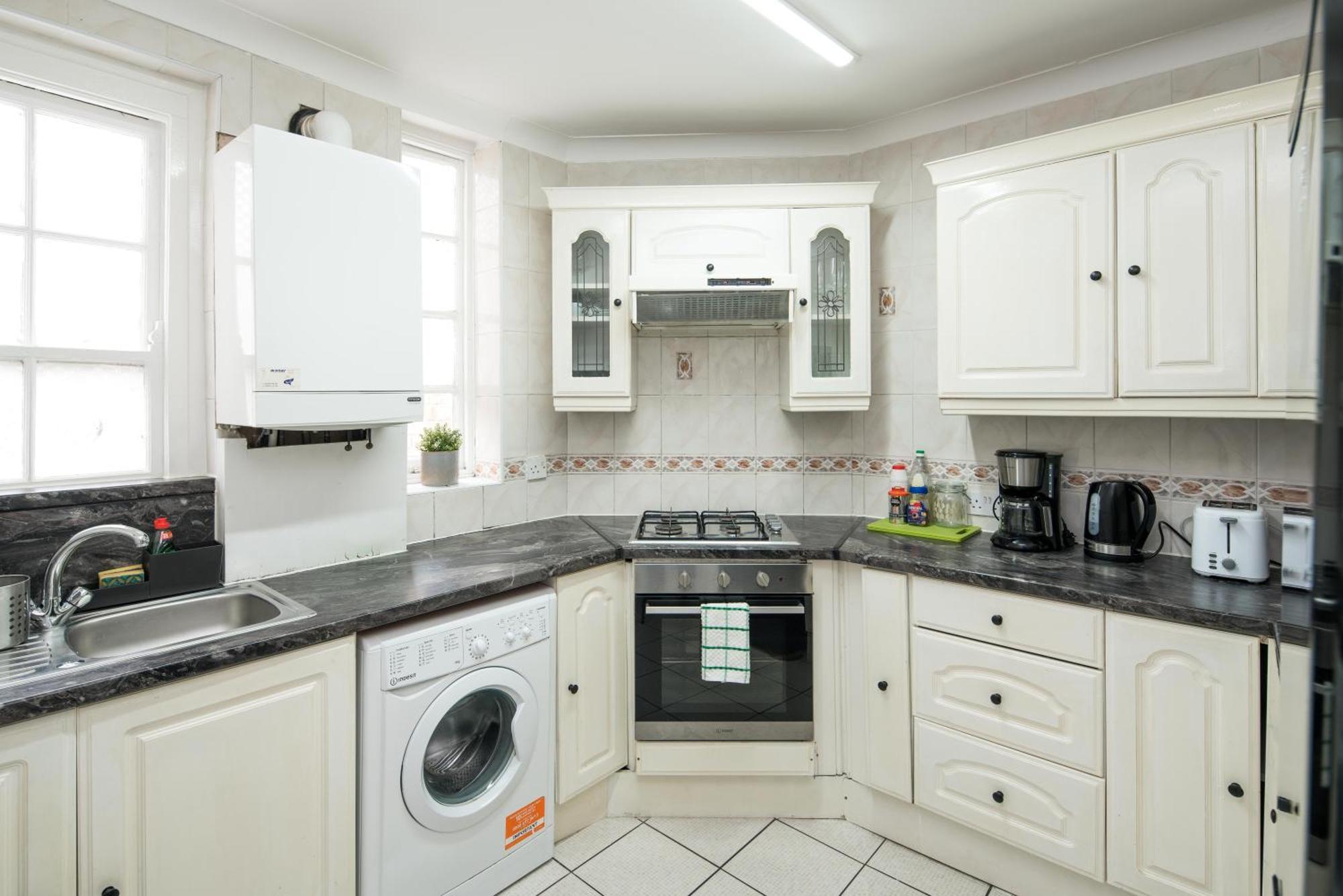 Guest house Private Double Shared Bathroom Near Centre *