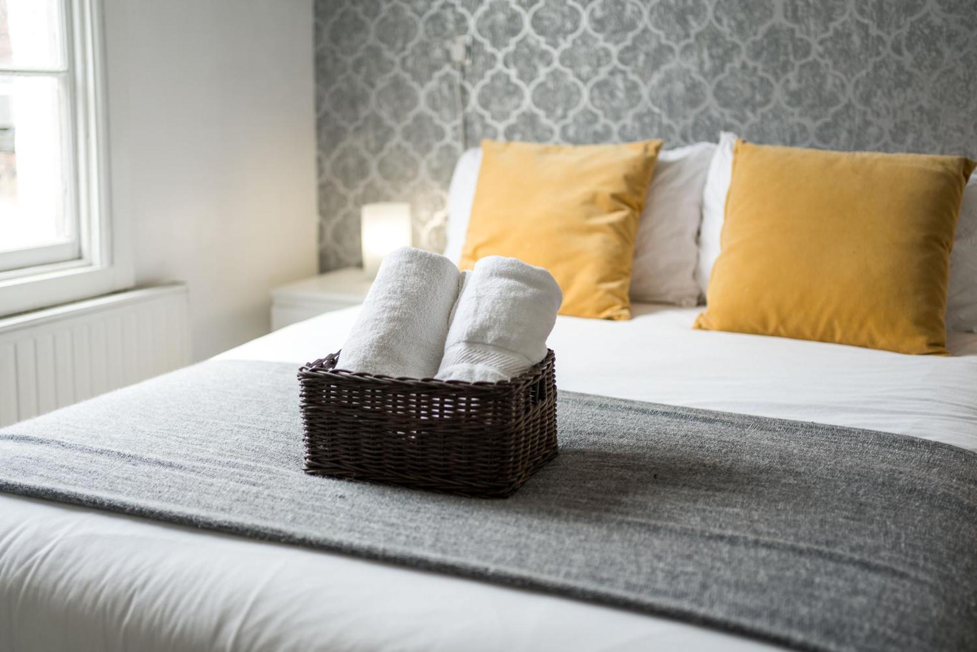 Guest house Private Double Shared Bathroom Near Centre London