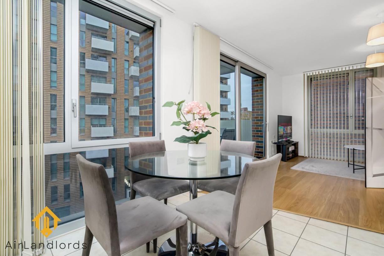 Exclusive 2 Bedroom Flat In Bromley By Bow * Londres