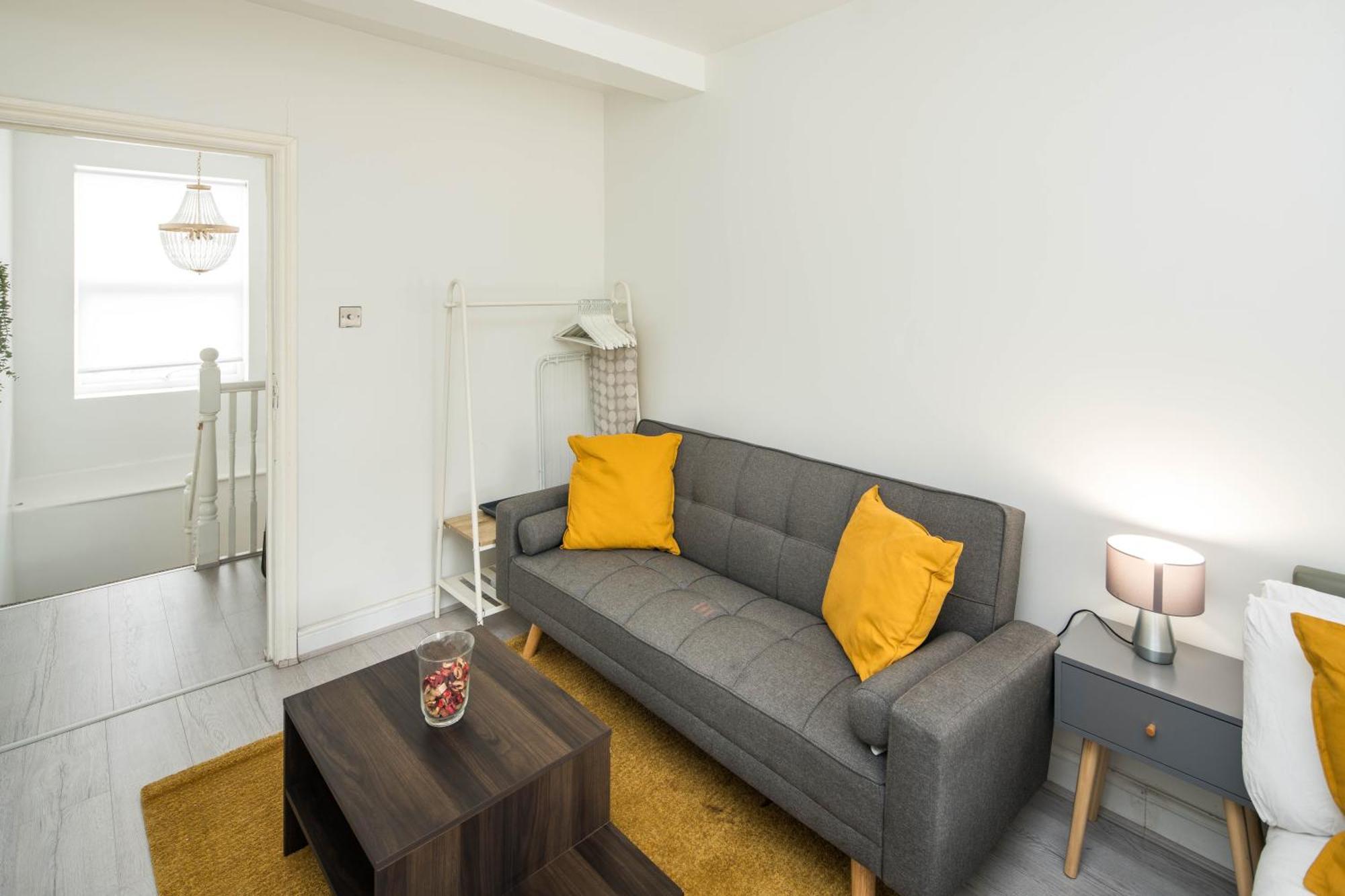 Apartment Spacious For Up To 4! Sofa Bed