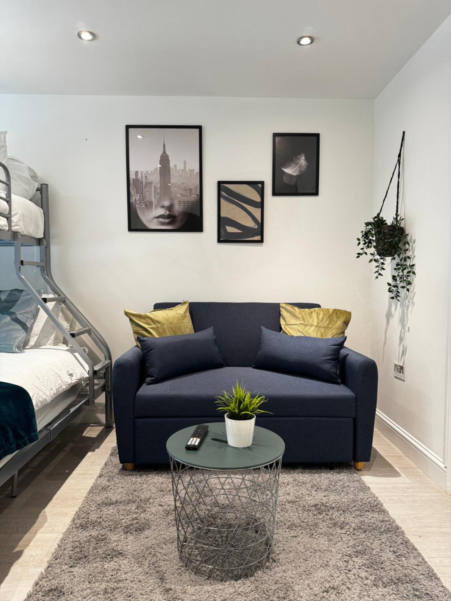 En-suite Bedroom For Up To 4! Sofa Bed - Near Stratford Gasthuis