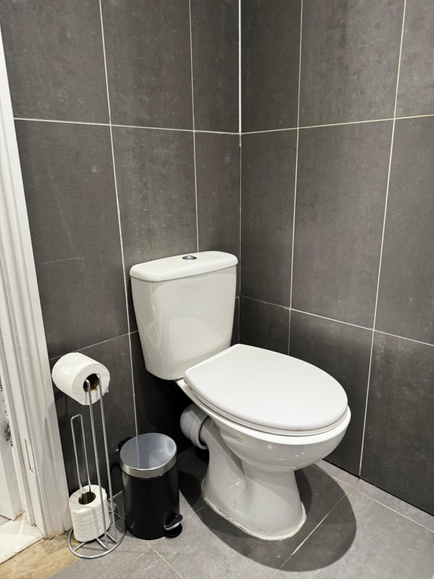 En-suite Bedroom For Up To 4! Sofa Bed - Near Stratford * Londen