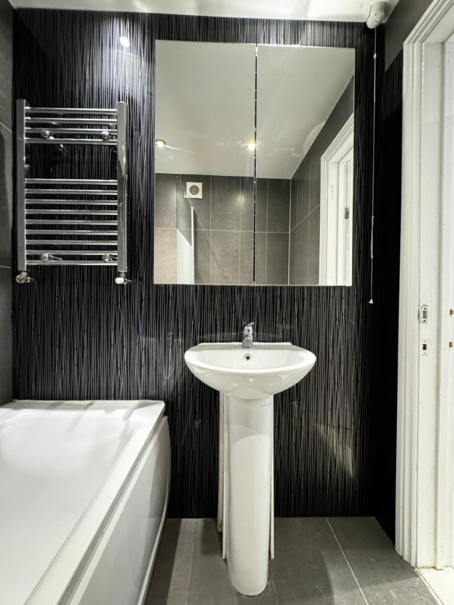 En-suite Bedroom For Up To 4! Sofa Bed - Near Stratford Gasthuis