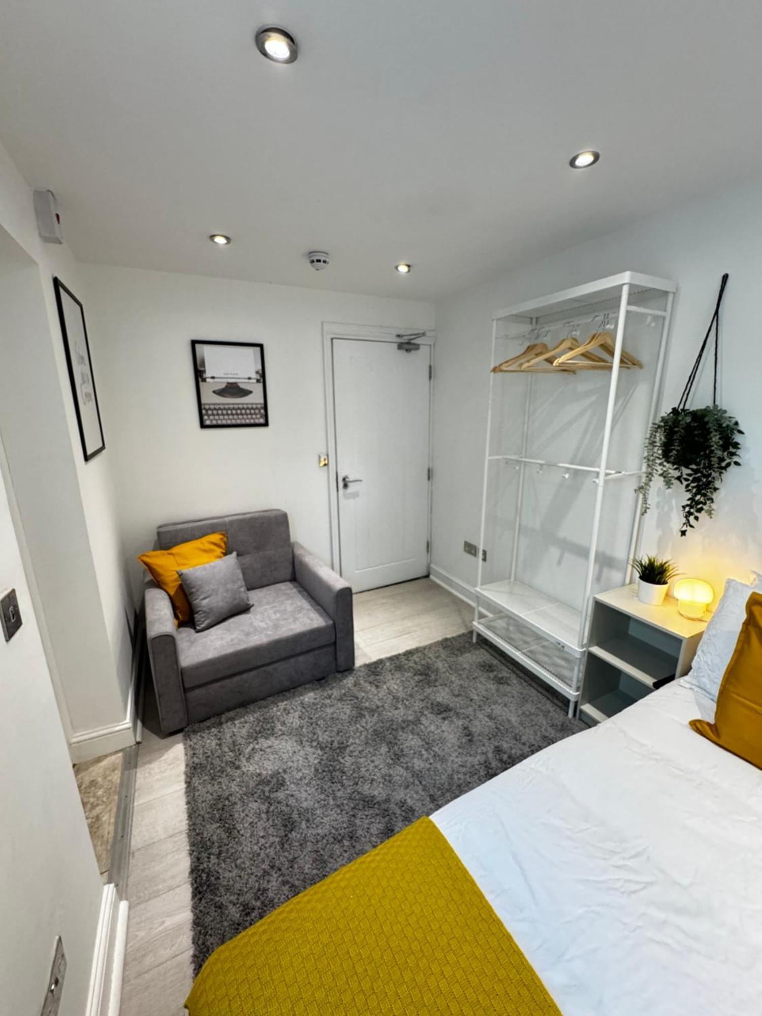 En-suite Bedroom For Up To 4! Sofa Bed - Near Stratford Gasthuis *