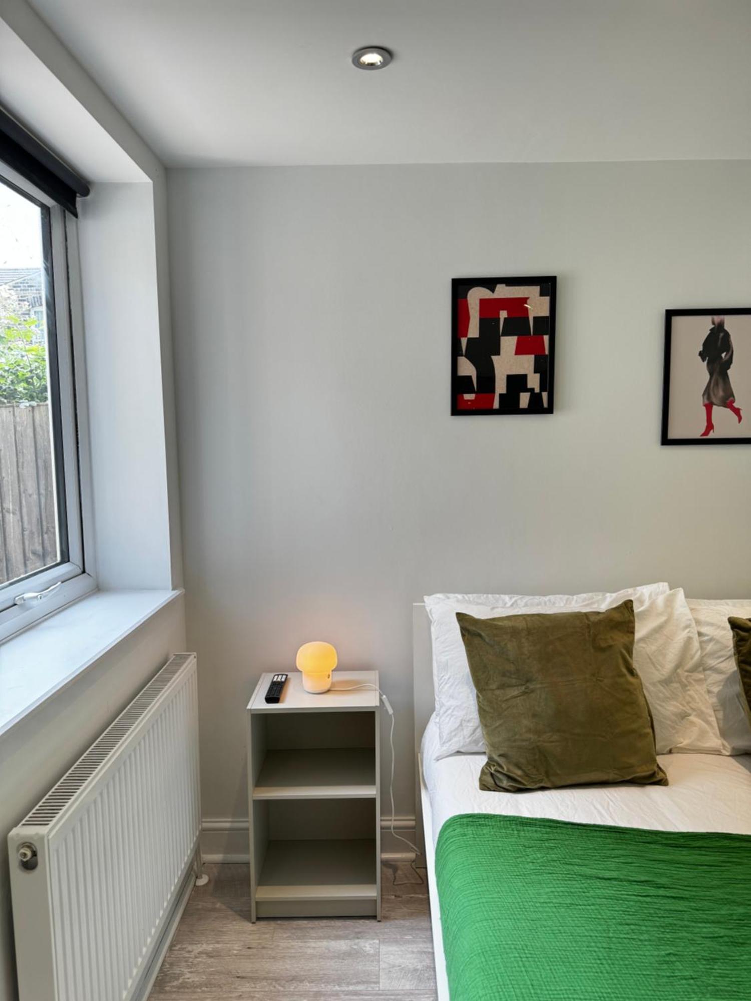 En-suite Bedroom For Up To 4! Sofa Bed - Near Stratford Gasthuis *