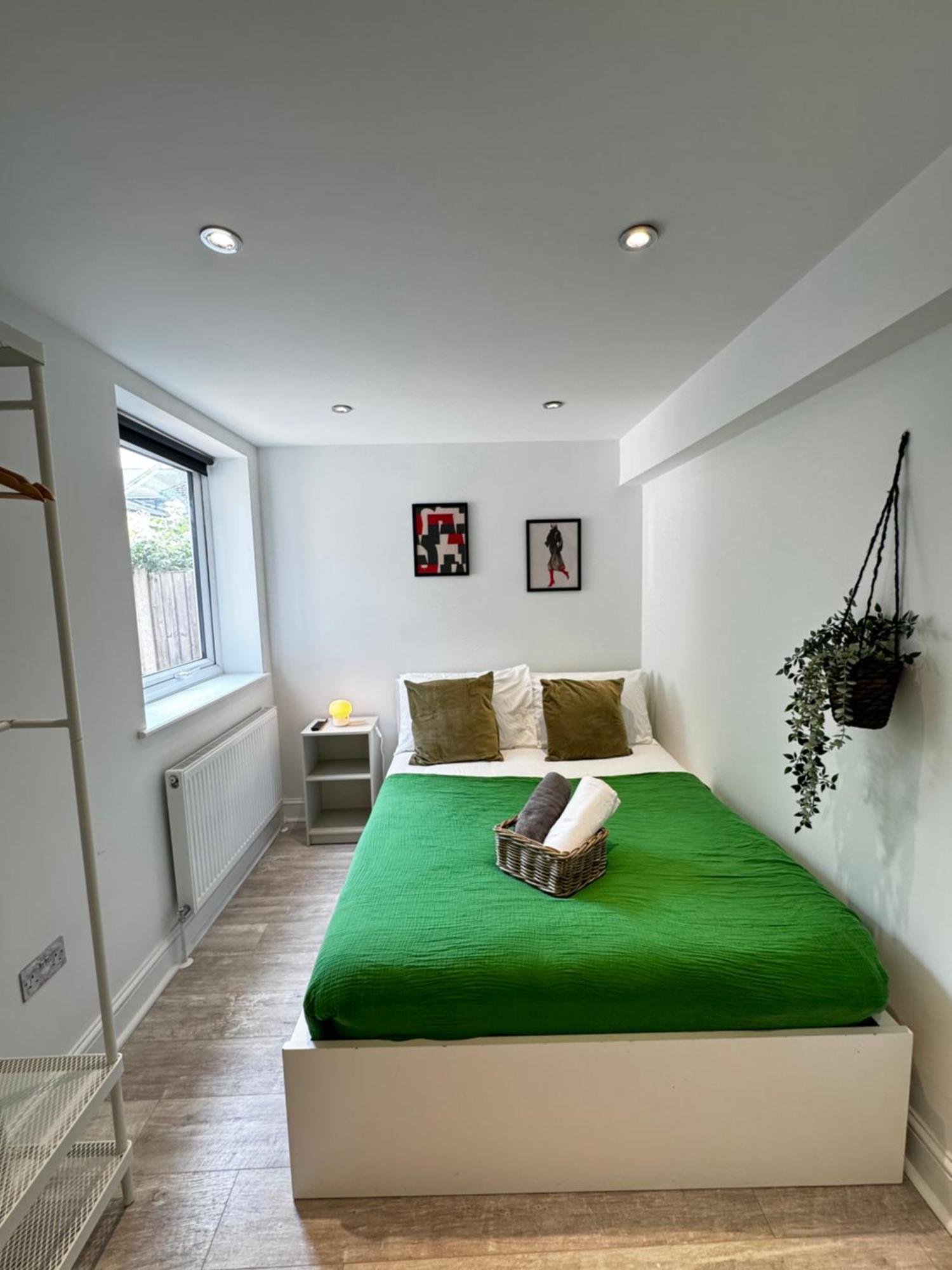 En-suite Bedroom For Up To 4! Sofa Bed - Near Stratford Gasthuis *