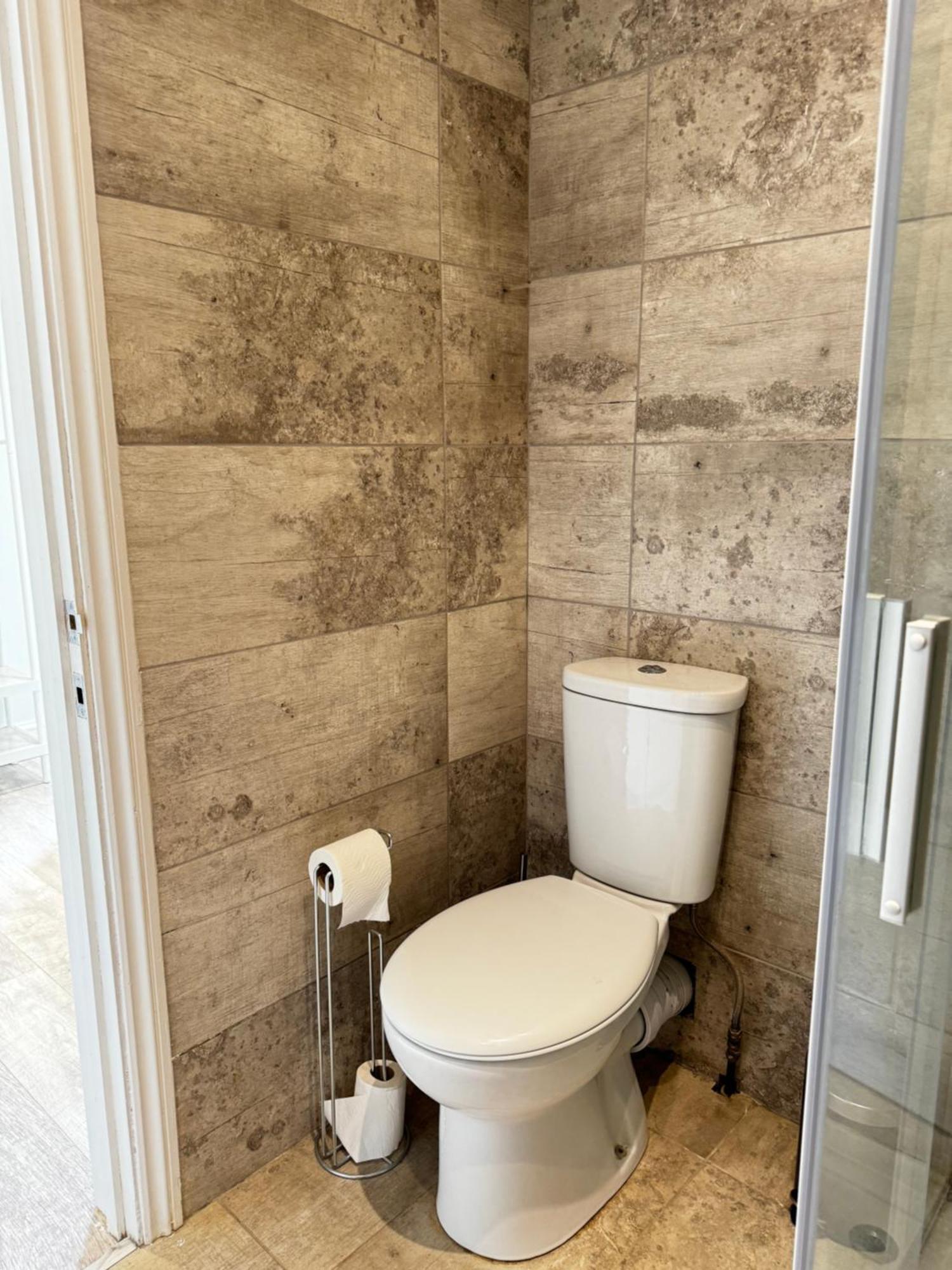 En-suite Bedroom For Up To 4! Sofa Bed - Near Stratford Gasthuis Londen