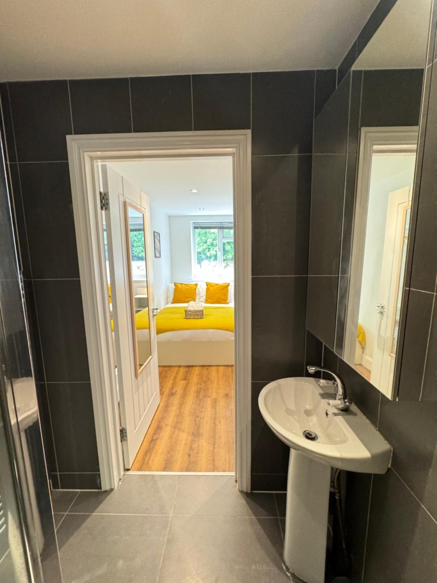 Gasthuis En-suite Bedroom For Up To 4! Sofa Bed - Near Stratford *