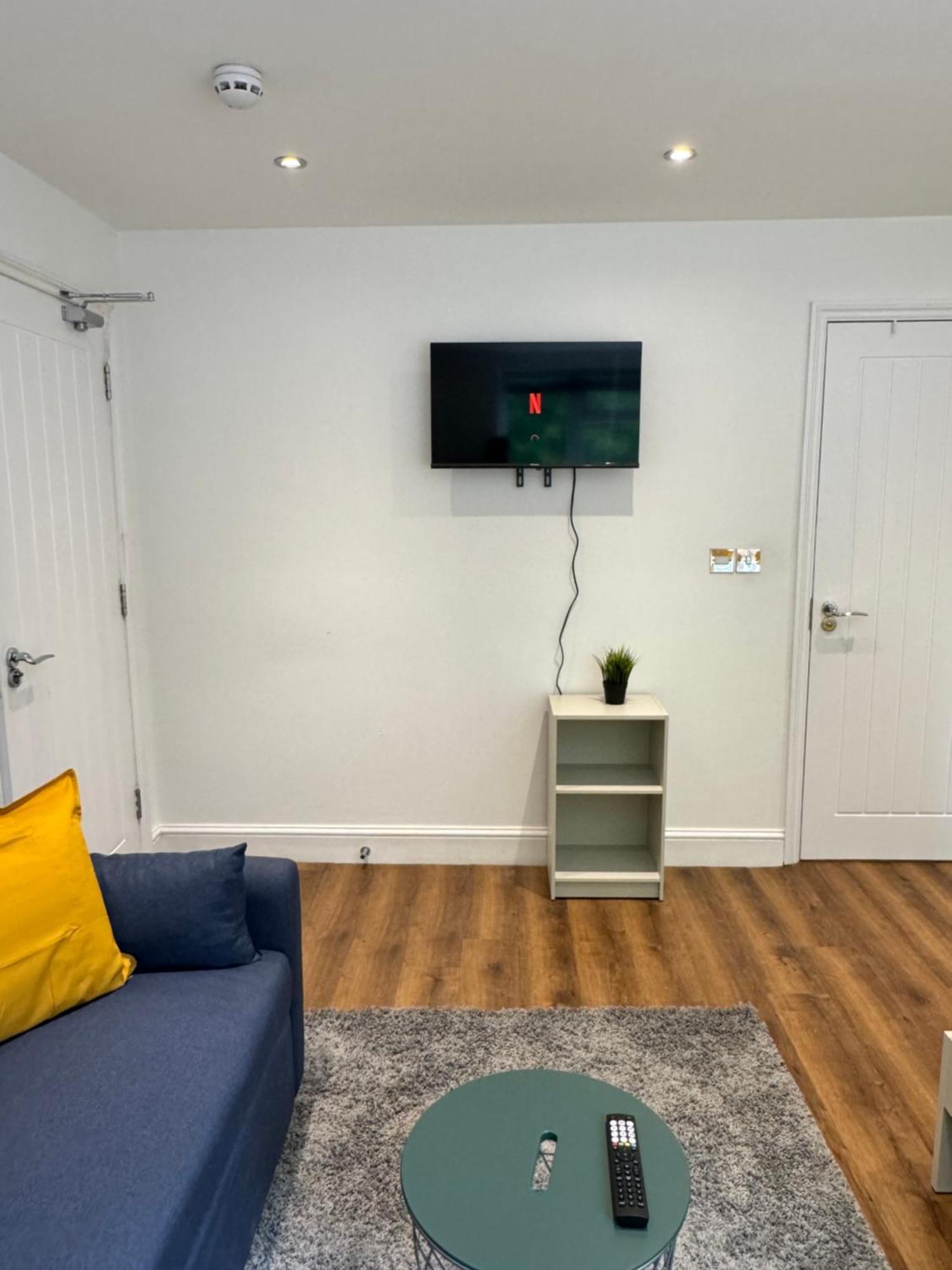 En-suite Bedroom For Up To 4! Sofa Bed - Near Stratford Gasthuis