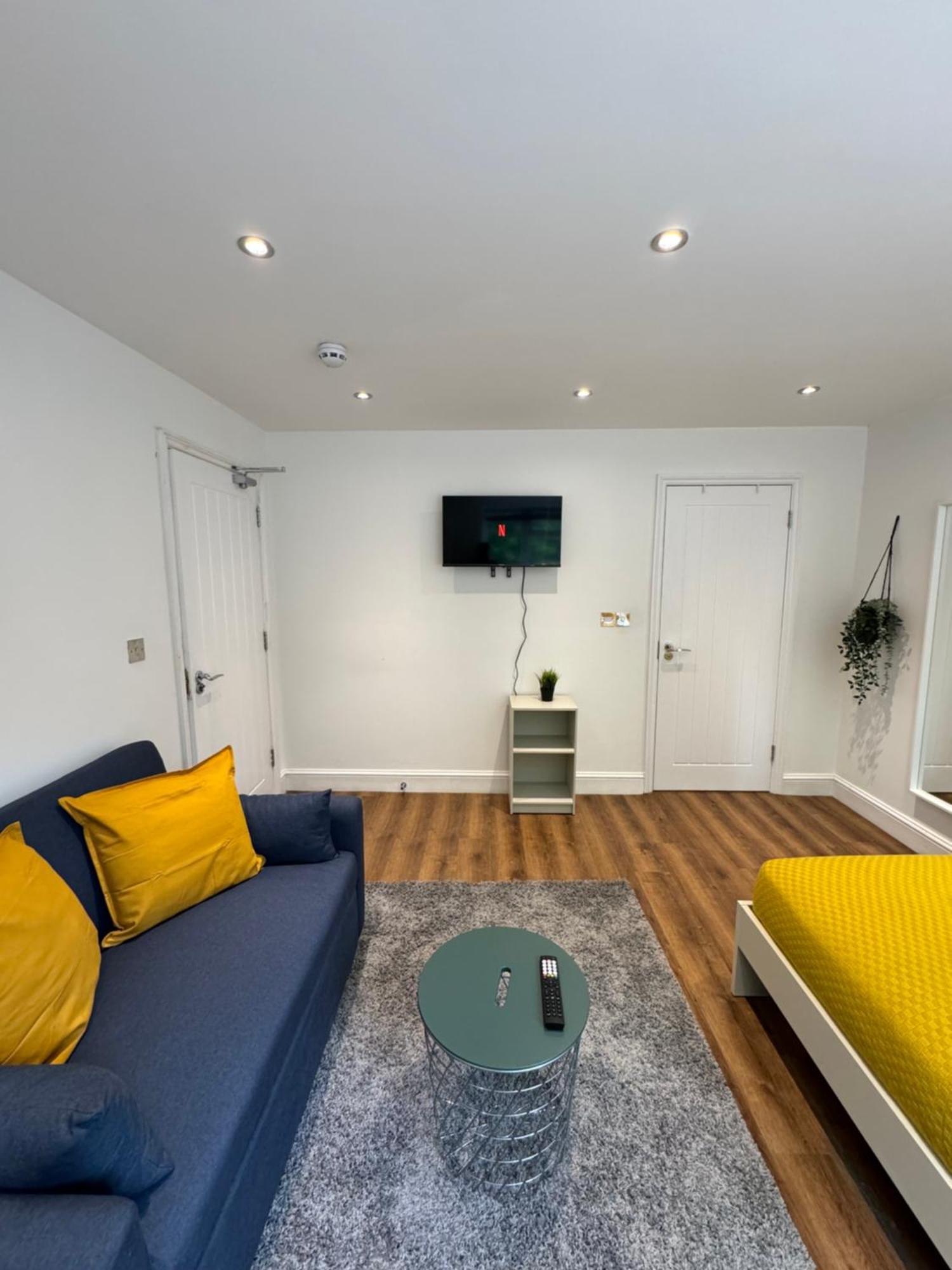 En-suite Bedroom For Up To 4! Sofa Bed - Near Stratford Gasthuis