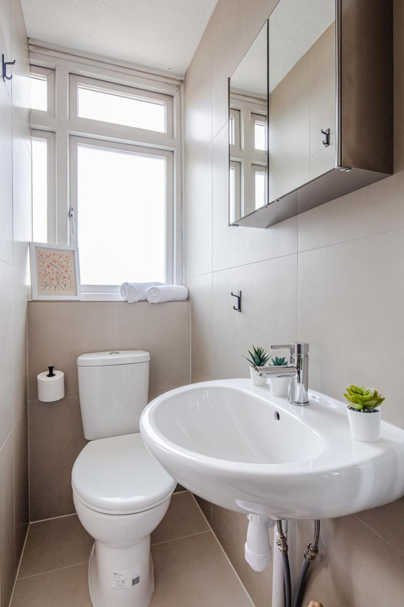 River Thames & Tate Britain - 4br With Patio - Cityapartmentstay