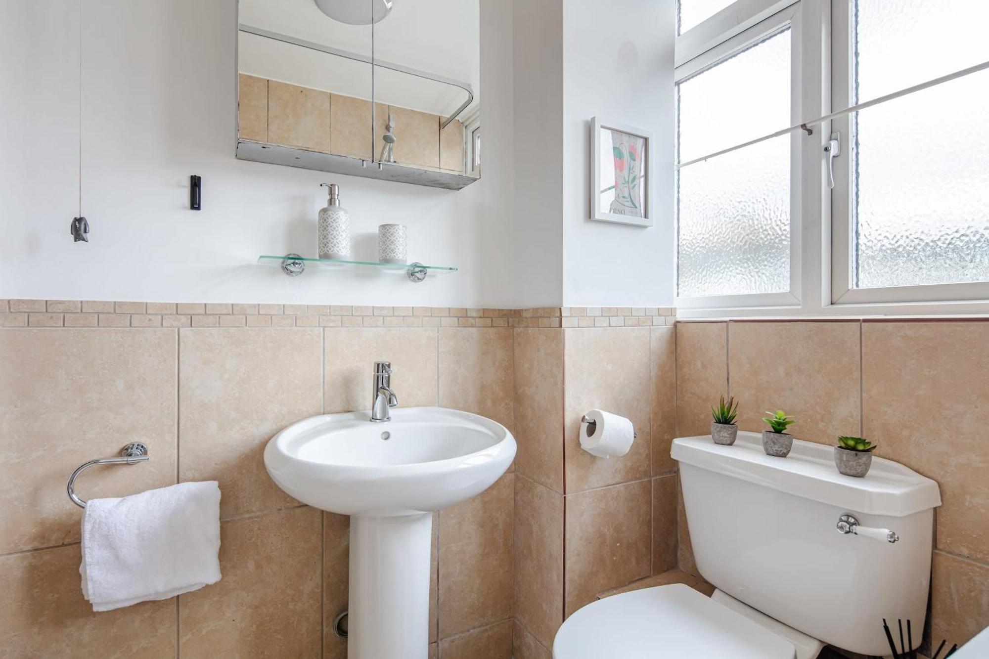 River Thames & Tate Britain - 4br With Patio - Cityapartmentstay *