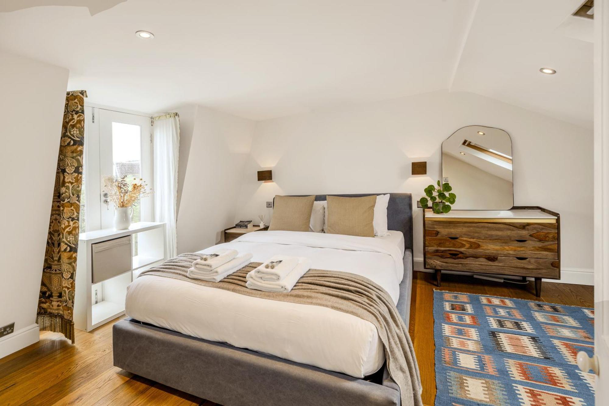 Peaceful Multilevel 2br Flat With Garden In Fulham * Londres