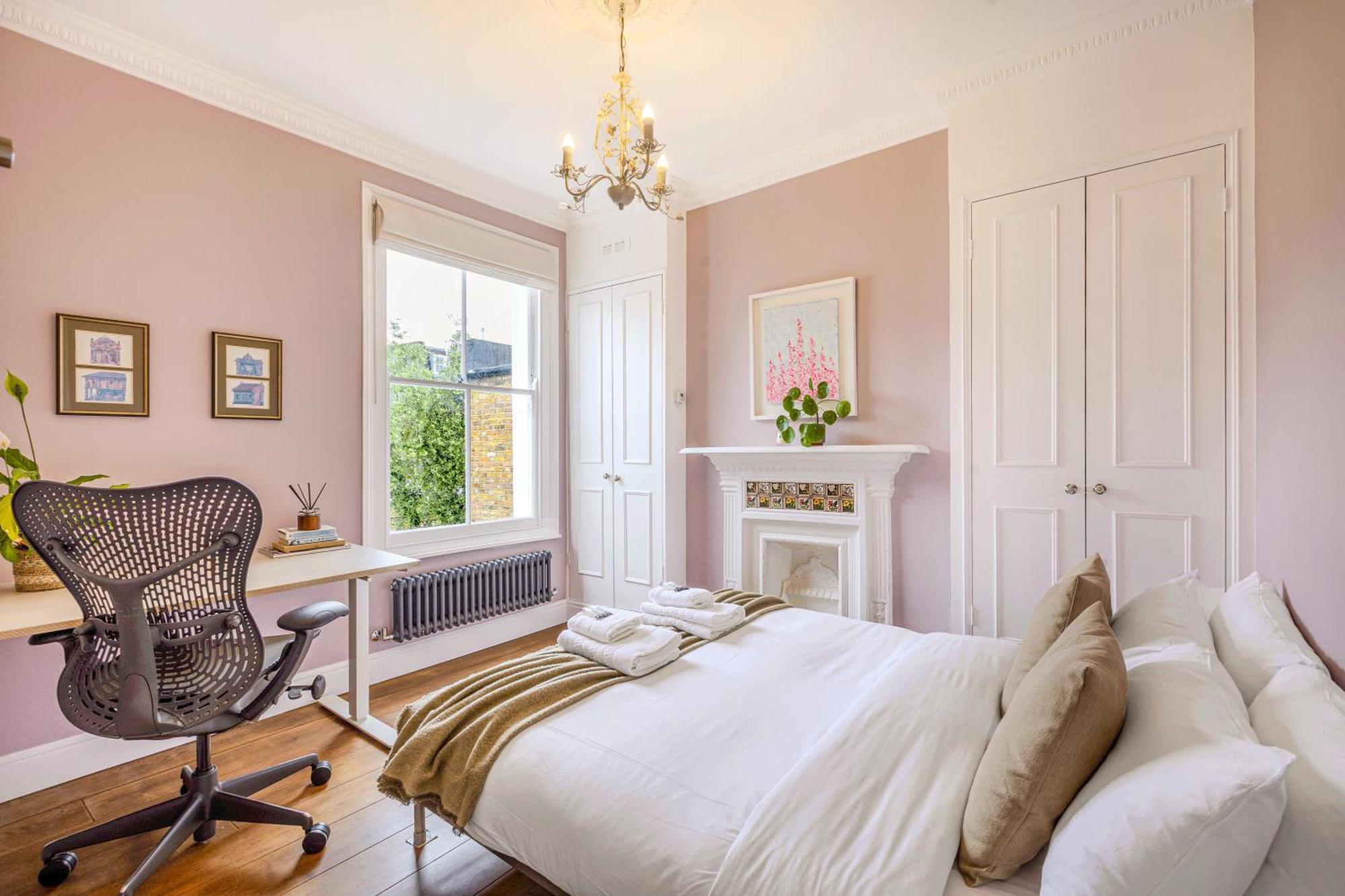 Peaceful Multilevel 2br Flat With Garden In Fulham Appartement