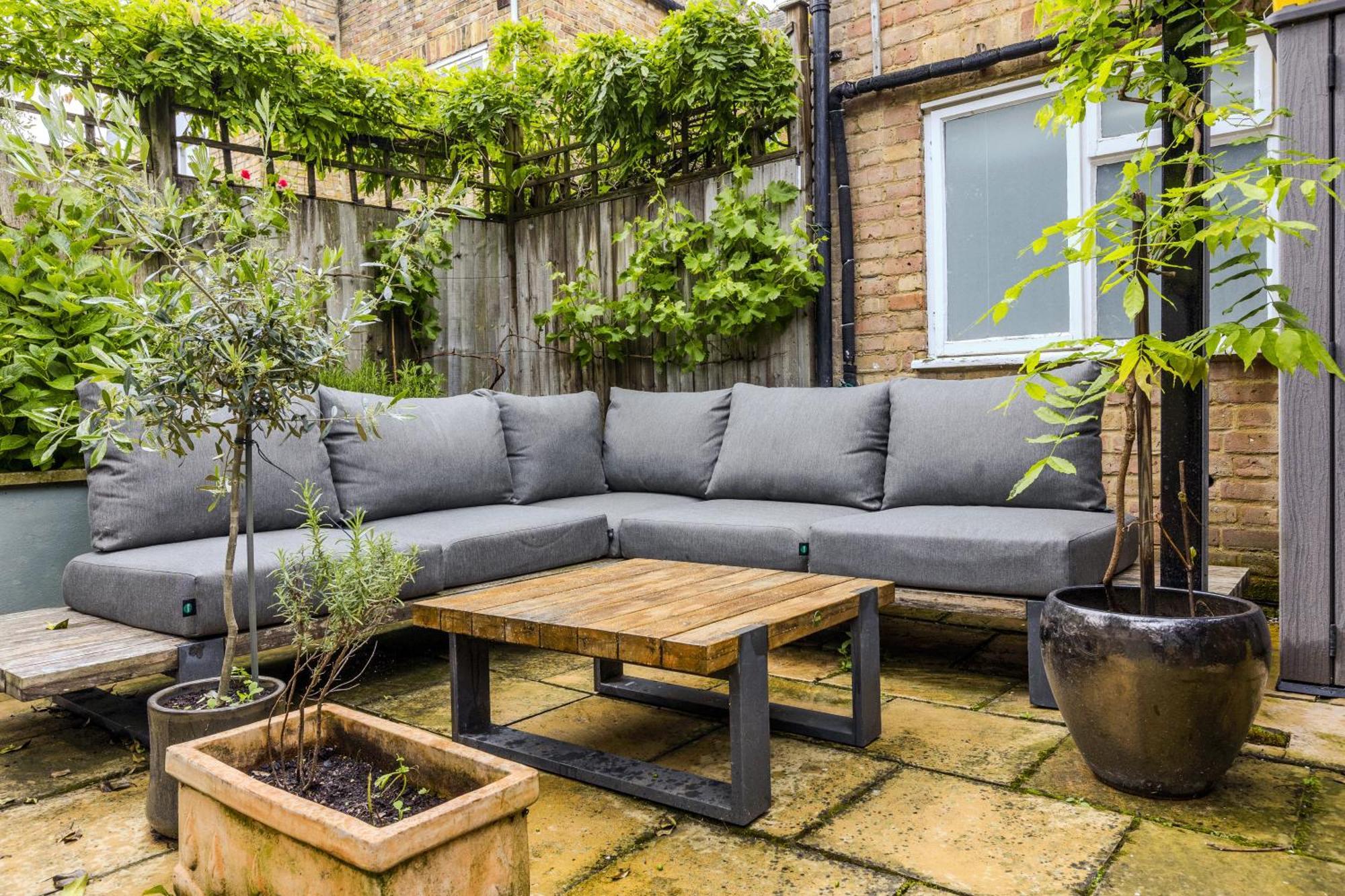 Peaceful Multilevel 2br Flat With Garden In Fulham Londres