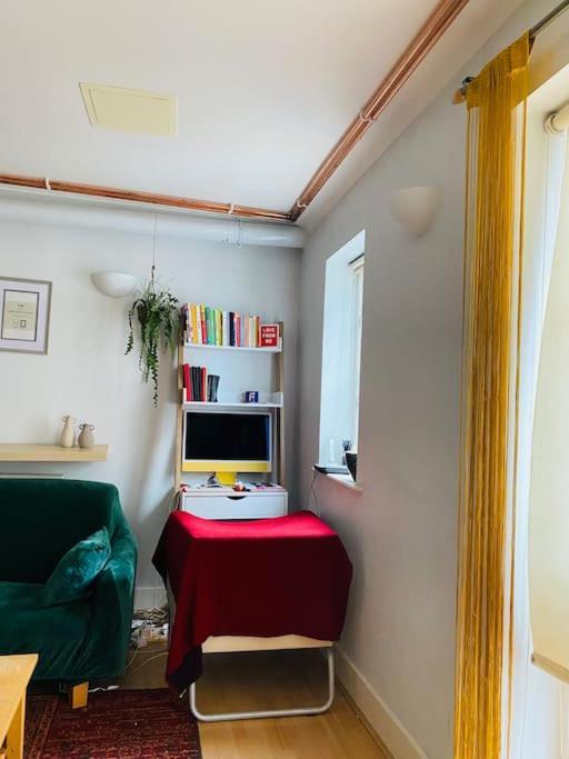 Apartment Stylish & Private Bathroom In London