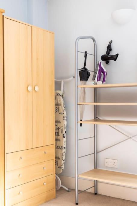 Apartment Stylish & Private Bathroom In London