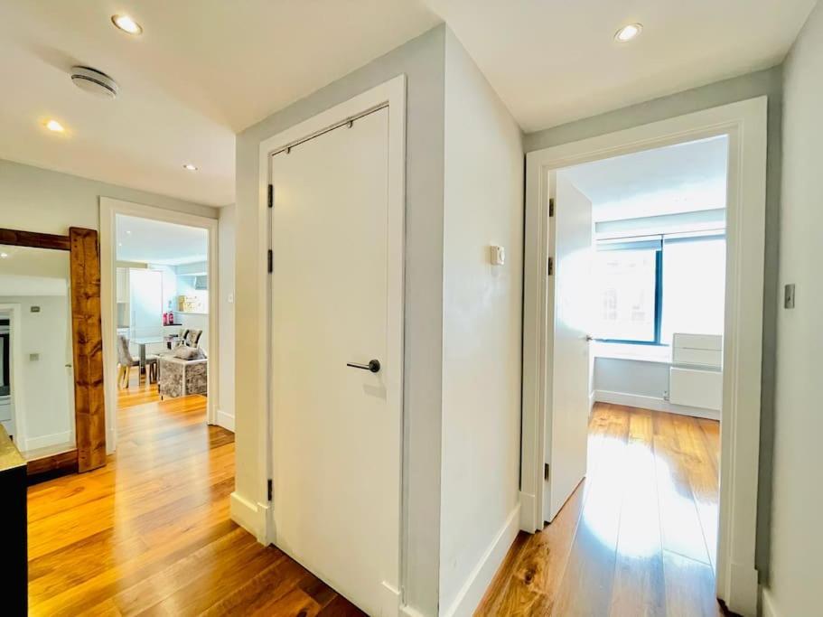 Luxury Two Bedroom Living - & Westminster Appartement *